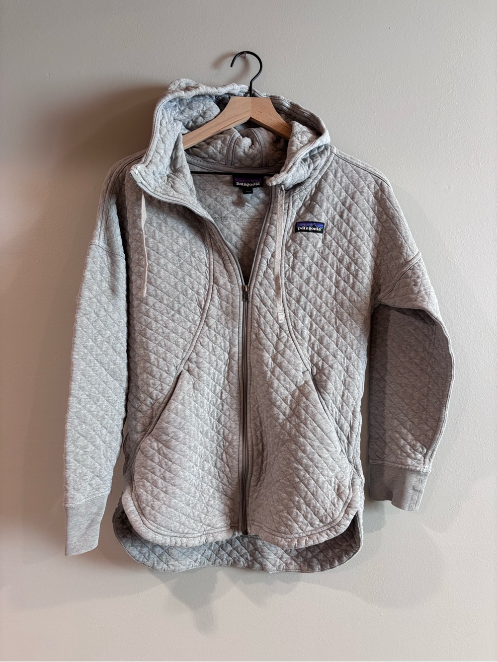 Patagonia Women's Quilted Hoodie Jacket in Light Gray XS